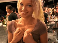 Tanzen, Schmutzig, Kleid, Absätze, Masturbation, Öffentlich, Solo, Weibliche ejakulation