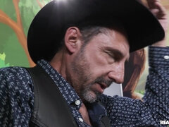 Большой член, Черные, Минет, Грязь, Черненькие, Две девушки, Чудовищные размеры, Втроем