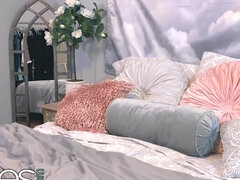 18 jaar, Lieveling, Grote lul, Hd, Masturbatie, Alleen, Tieten likken, Speelgoed