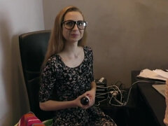 In den arsch, Blondine, Dildo, Fingern, Erstes mal, Brille, Hd, Solo