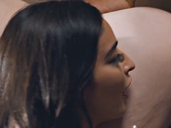 Anal, Grosse bite, Sucer une bite, Brunette brune, Branlette thaïlandaise, Masturbation, Transsexuelle, Maigrichonne