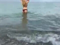 Culo grande, Tetas grandes, Engañando, Latina, Lencería, Al aire libre, Público, Adolescente