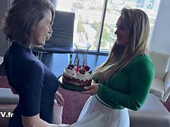 Поза 69, Большие сиськи, Блондинки, Брюнетки, Европейки, Хд, Лесбиянка, Сюрприз