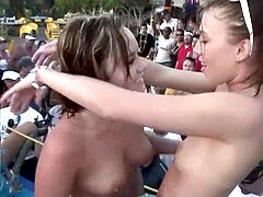 Badkamer, Buiten, Feest, Openbaar, Geschoren, Tieten likken