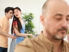 Asiatisch, Arsch, Grosser arsch, Braunhaarige, Küche, Milf, Rasiert, Titten