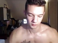HOT HUNK HAS A CAMSHOW