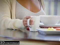 Anaal, Bruinharig, Dubbele penetratie, Sperma in gezicht, Kwartet, Kokhalzen, Interraciaal, Trio