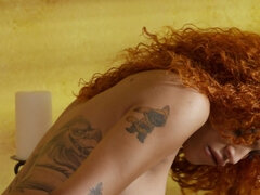 Lécher le cul, Gros seins, Plantureuse, Pieds, Chatte, Rousse roux, Transsexuelle, Tatouage