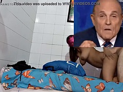 Grote lul, Grote mammen, Bruinharig, Latijnse vrouw, Gezichtspunt, Hangende tieten, Tatoeage, Tiener