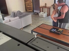 Leie, Kinderhüterin, Blasen, Geschnappt, Hd, Küche, Milf, Nackt