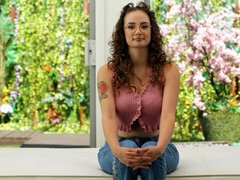 Gros cul, Grosse bite, Sucer une bite, Brunette brune, Plantureuse, Queue, En levrette, Chevaucher