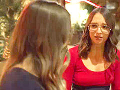 Pijpbeurt, Gebondenheid, Bruinharig, Sperma in gezicht, 1 man 2 vrouwen, Kokhalzen, Trio