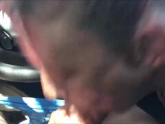 Enthousiasteling, Pijpbeurt, Handbeurt, Huisgemaakt, Rijpe lesbienne, Sperma, Slikken, Tiener