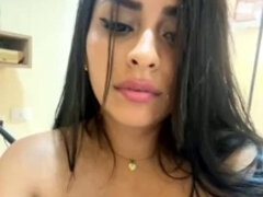 Colombian babe plays cam show 2