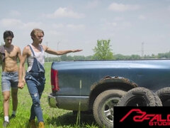 Super HOTTIE FARMER JOCKS Take Some TIme Off To HAVE SEX HARD