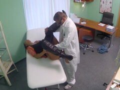 お尻, 医者, 指いじり, 看護婦, 妊娠, ユニフォーム, のぞき, 濡れ