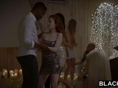 Cul à la bouche, Gros cul, Double pénétration, Français, Branlette thaïlandaise, Hard, Interracial, Seins naturels