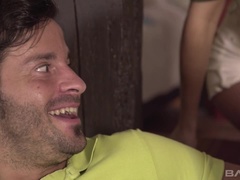 Anal, Blonde, Brunette brune, Femme couguar, Tir de sperme, Faciale, Mature, Plan cul à trois