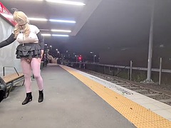デカパイ, ボンデージ, 巨大なディルド, アウトドア, 公共, 馬乗り, シーメール, おもちゃ