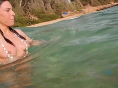 Strand, Bikini, Blasen, Braunhaarige, Freundin, Nackt, Muschi, Titten