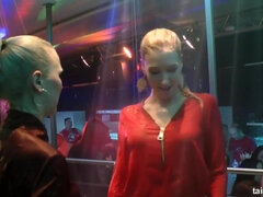 Grote mammen, Dronken, Groep, Moeder die ik wil neuken, Orgie, Feest, Kut duiken, Tiener