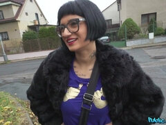 Любители, Красотки, Чешки, Затыкание рта, Секс без цензуры, Деньги, На природе, Пирсинг