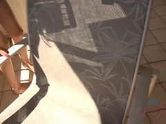 Cul, Plage, Robe, Fille latino, Rasée, Maigrichonne, Tatouage, Nénés