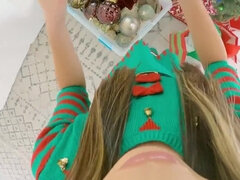 Christmas elf Vina Sky gives up her tight pink coochie