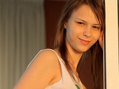 18, デカ尻, デカパイ, 茶髪の, 巨乳な, パンティ, 一人, オッパイの