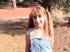 18 ans, Européenne, Seins naturels, De plein air, Public, Réalité, Espagnole, Adolescente