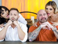 Gros cul, Grosse bite, Sucer une bite, En levrette, Le plan cul à quatre, Mère que j'aimerais baiser, Nénés, Mouillée