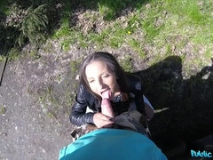 Leie, Grosser schwanz, Hundestellung, Aufs gesicht abspritzen, Frau, Handjob, Pov, Öffentlich