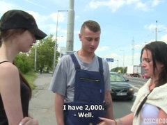 Européenne, Argent, Seins naturels, Orgie, De plein air, Rasée, Adolescente, Plan cul à trois