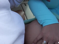 Blondine, Auto, Hardcore, Hausfrau, Riesig, Im freien, Pov, Schlampe