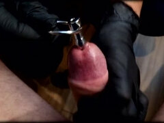 Enthousiasteling, Bondage discipline sadomasochisme, Sperma shot, Dominante vrouw, Handschoenen, Man, Inshuiven, Orgasme