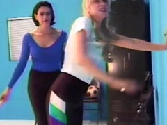 Sadomasoquismo, Rubia, Universitaria, Fetiche, Humillación, Lesbiana, Castigada, Nalgadas