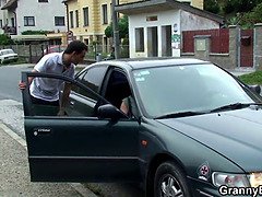 Schönheit, Schlampe, Blondine, Geile alte tussi, Handjob, Reif, Milf, Stiefmutter