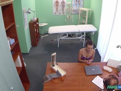 Enthousiasteling, Pijpbeurt, Bedriegen, Stel, Lesbisch, Likken, Kantoor, Uniformpje