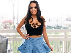 Tetas grandes, Morena, Estilo perrito, Pajear, Lamidas, Madres para coger, Pov, Estriptis