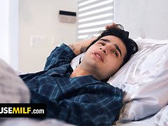 Alexis Cash & Eli Cash get their perfect bodies creampied in this steamy anal video