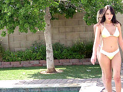 Schwarz, Braunhaarige, Latina, Lesbisch, Zierlich, Rau, Kurzes haar