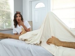 Большая жопа, Минет, Брюнетки, Ласковые ручки, Массаж, Милф, Натуральные сиськи, Киски