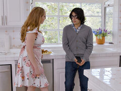アメリカ人, デカ尻, フェラチオ, 手コキする, キッチン, なめる, 淫乱熟女, 三人