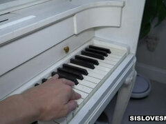 Спальня, Минет, Пухленькие, Семяизвержение, Сперма на лице, Лизание, Трусики, От первого лица