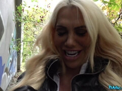 Enthousiasteling, Kont, Grote mammen, Blond, Pijpbeurt, Lul, Spijkerbroeken, Buiten