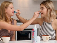 Kont, Grote kont, Grote mammen, Vingeren, Zoenen, Lesbisch, Strippen, Tiener