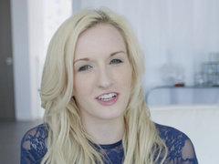 Blonde, Pom pom girl, Collège université, Bâillonner, Masturbation, Petite femme, Gicler, Adolescente