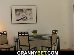 Arsch, Blasen, Braunhaarige, Oma, Masturbation, Reif, Realität, Schreiend