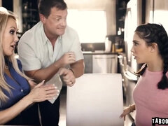 お尻, デカパイ, フェラチオ, 毛深い, 母, 天然, オマンコ, 三人