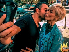 Culo grande, Mamada, Estilo perrito, Al aire libre, Pov, Afeitado, Tatuaje, Adolescente